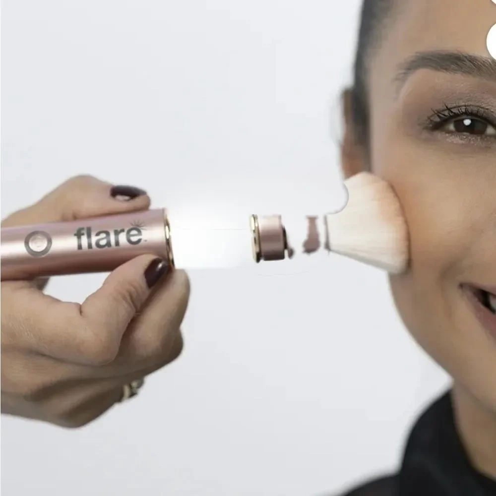 Flare LED Makeup Brush Set in Rose Gold & White